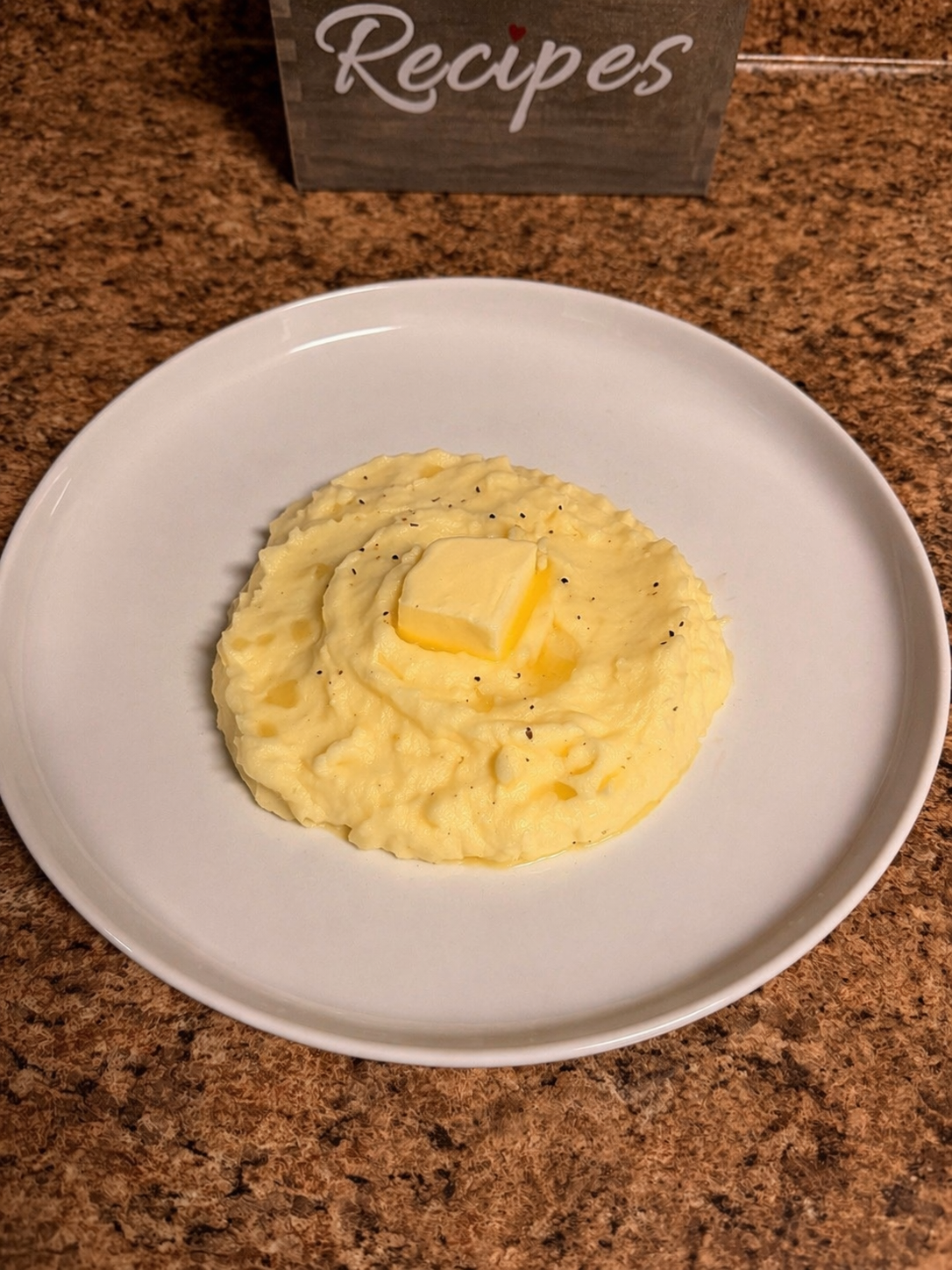 Creamy Mashed Potatoes (With Cream Cheese!)