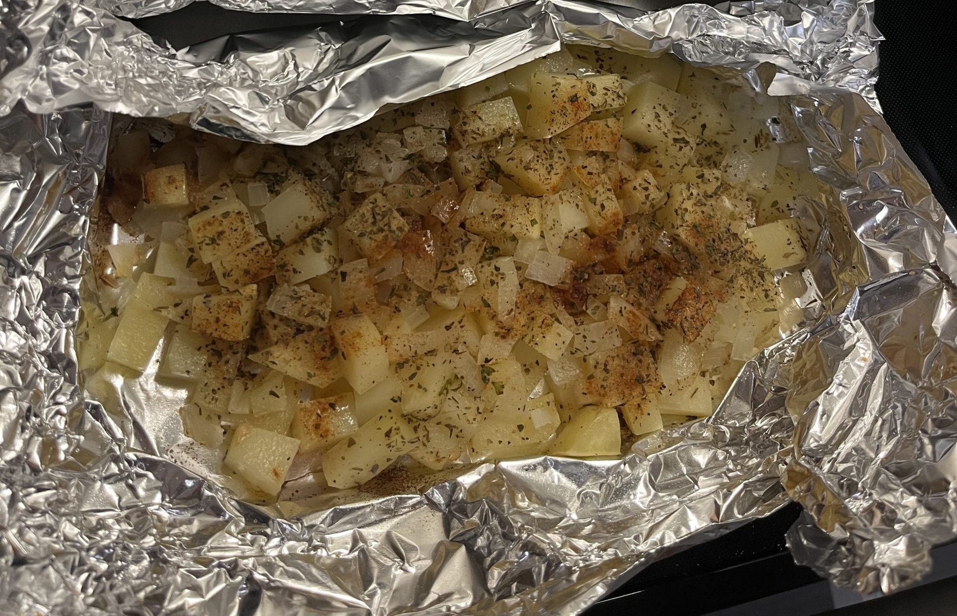 Campfire Foil Packet Potatoes (Easy Seasoned Potatoes)